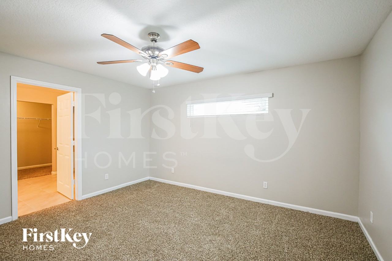 931 Se Thornhill Dr - Photo 7 of 16
