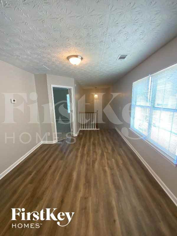 7424 Garnet Dr - Photo 4 of 12