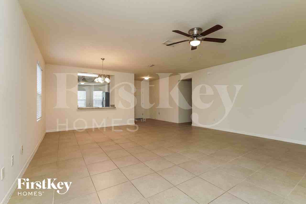 604 Sw 6th Ave - Photo 3 of 15