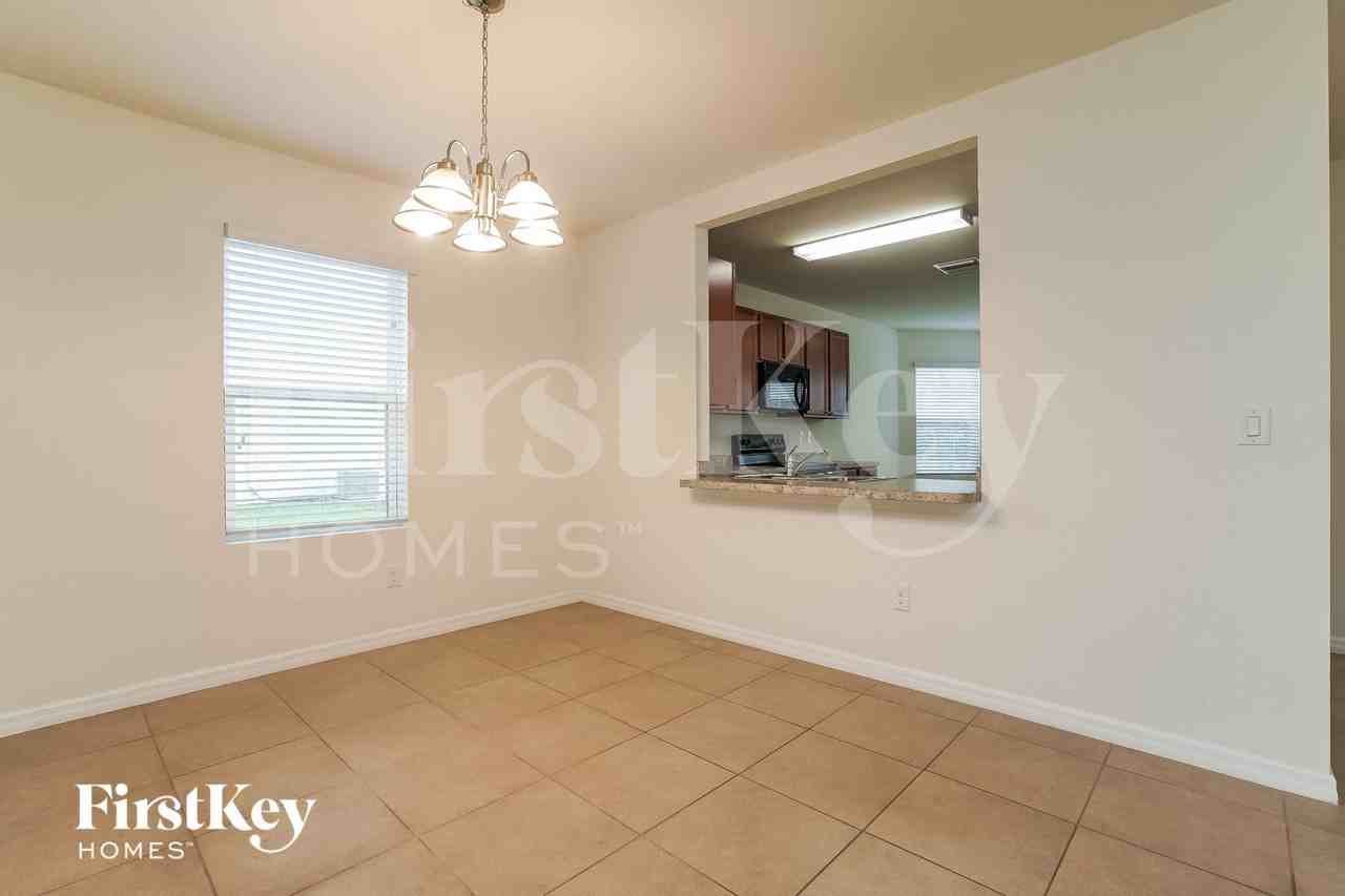 604 Sw 6th Ave - Photo 4 of 15