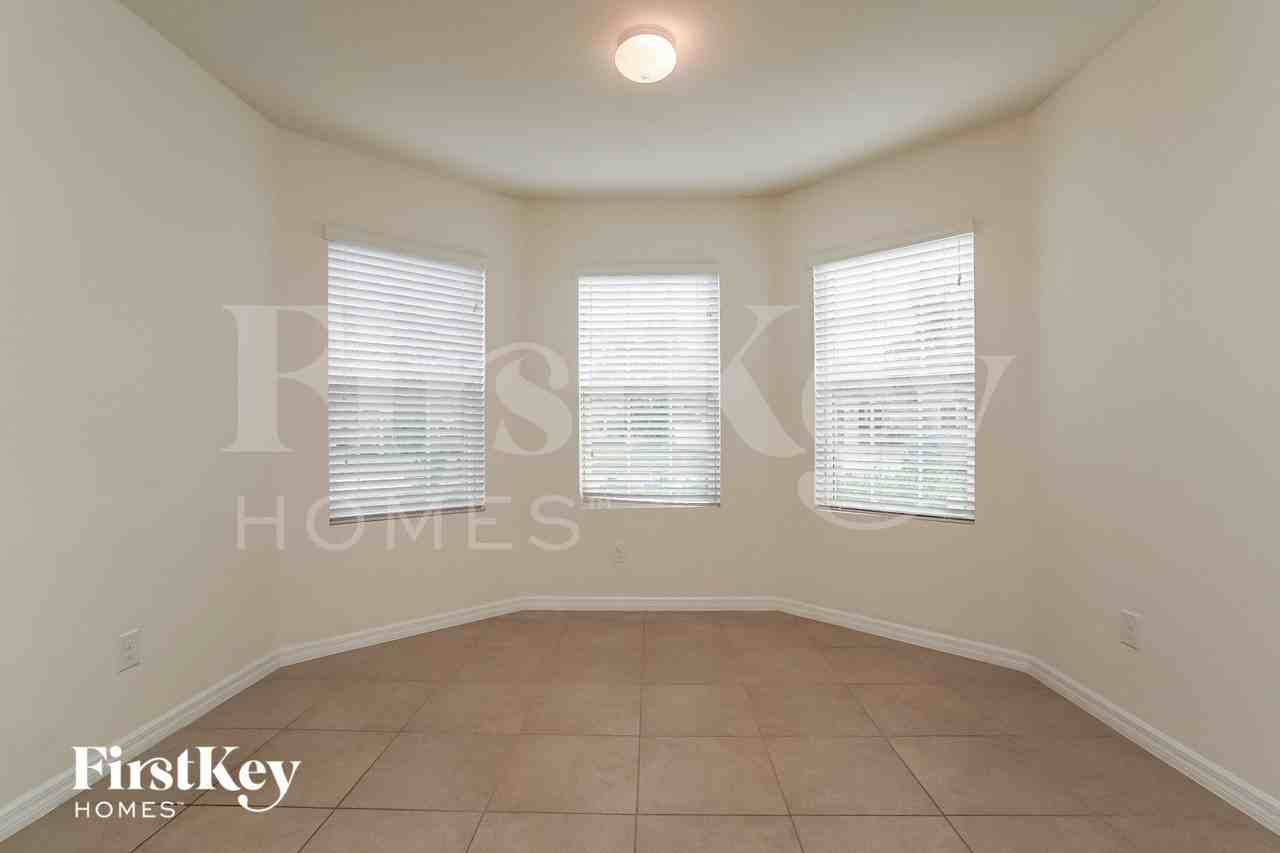 604 Sw 6th Ave - Photo 5 of 15