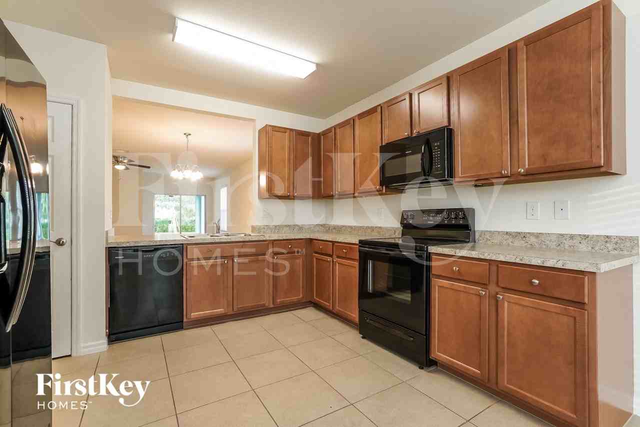 604 Sw 6th Ave - Photo 6 of 15