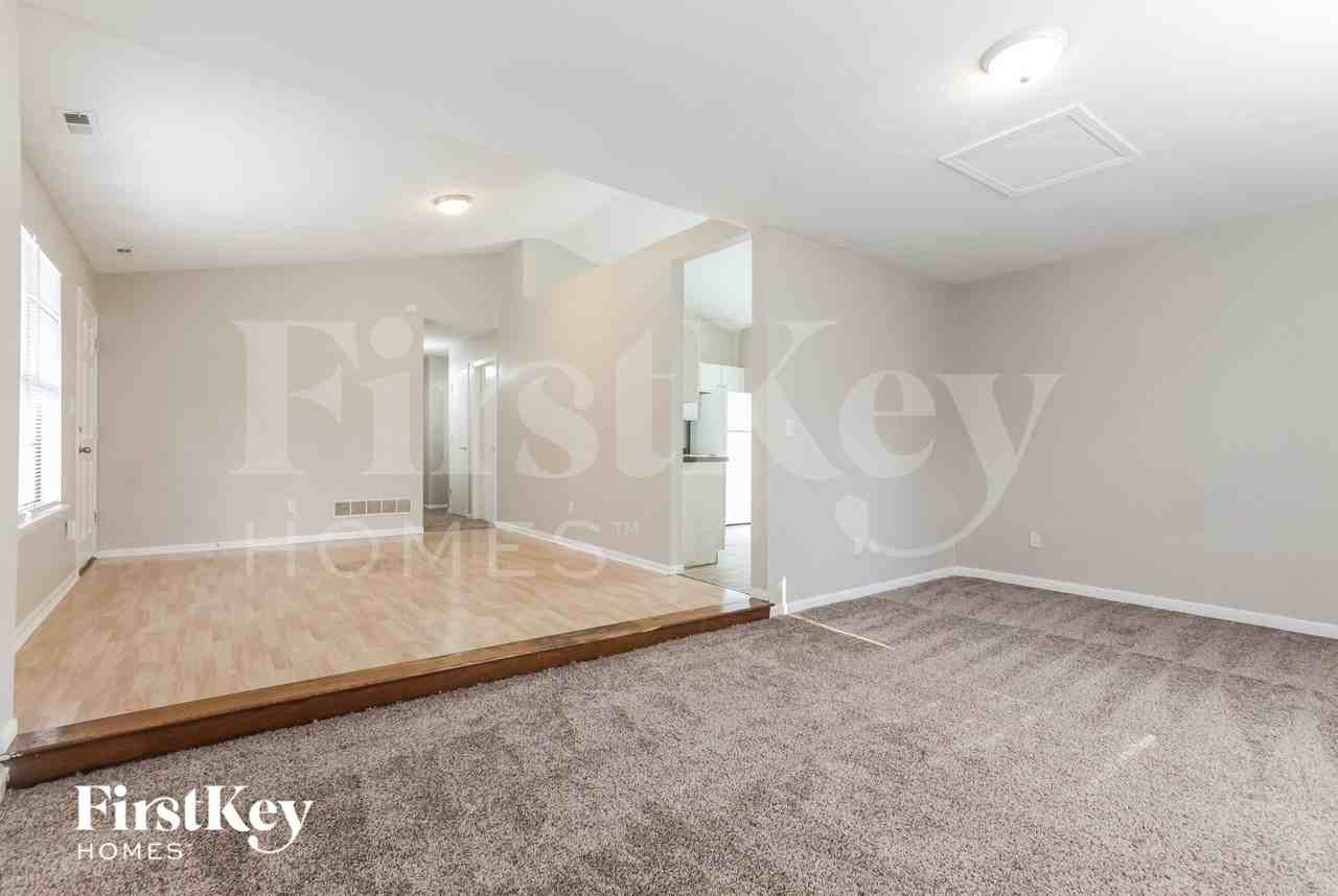 5613 Simmul Ln - Photo 4 of 15