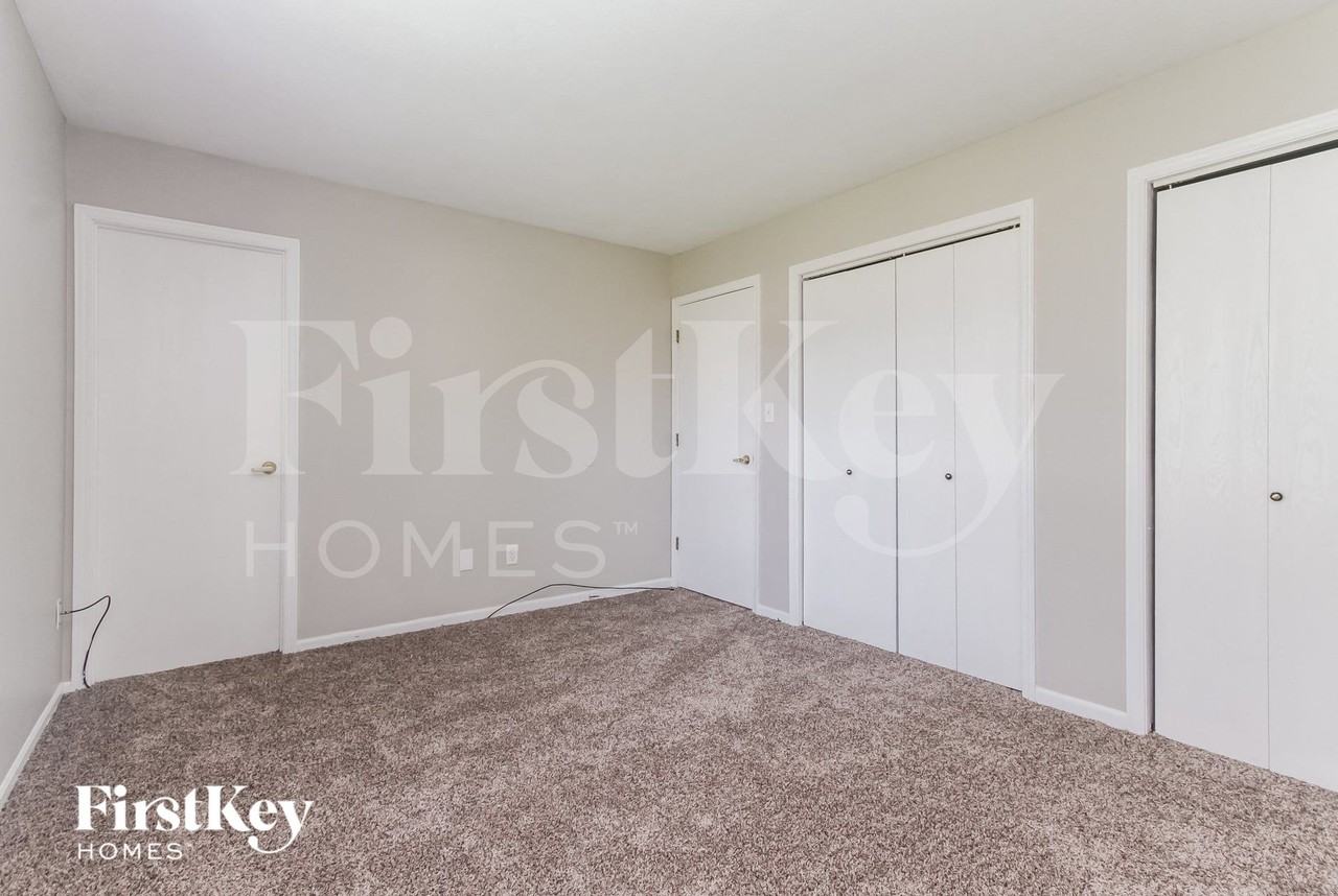 5613 Simmul Ln - Photo 7 of 15