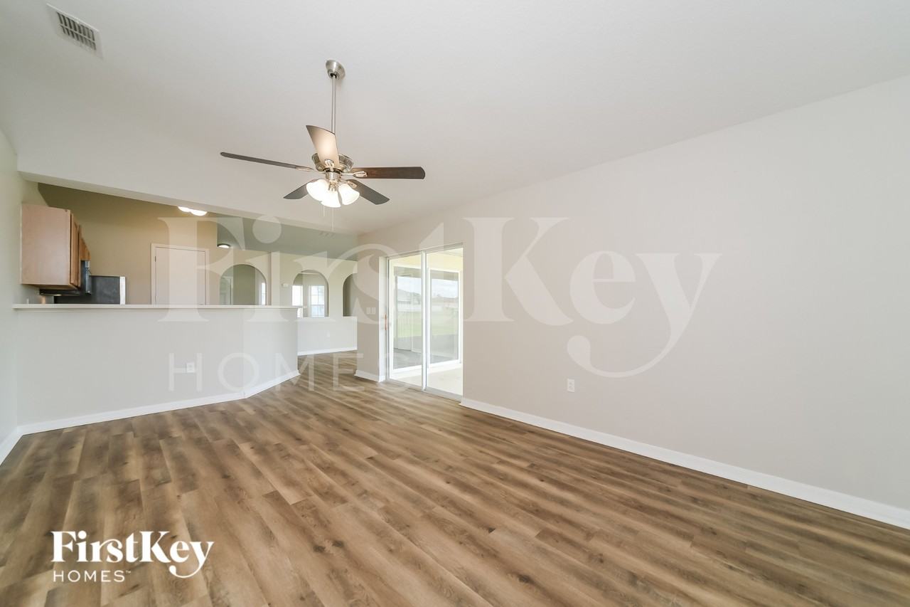 331 Columbo St - Photo 2 of 19