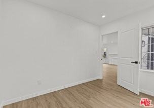542 N Genesee Ave - Photo 7 of 8