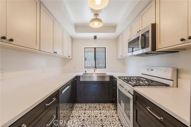 18324 Mansel Ave - Photo 3 of 8