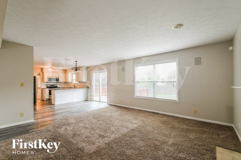 13065 Sweet Briar Pkwy - Photo 3 of 15