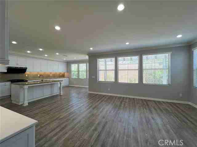 98 Devonshire - Photo 3 of 8