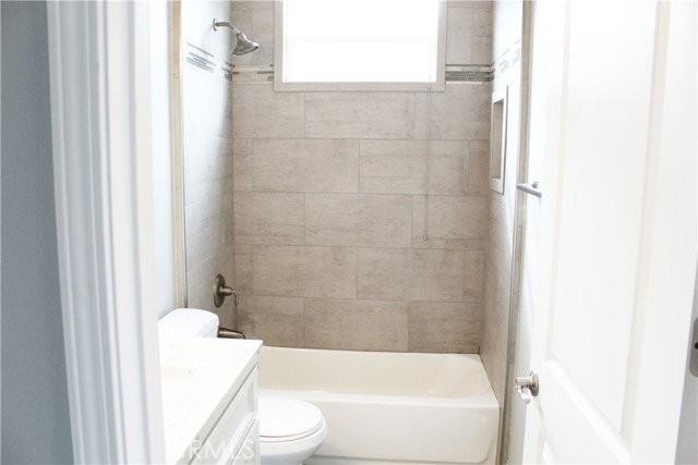 155 Flower St - Photo 3 of 8