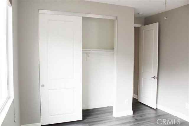 155 Flower St - Photo 4 of 8
