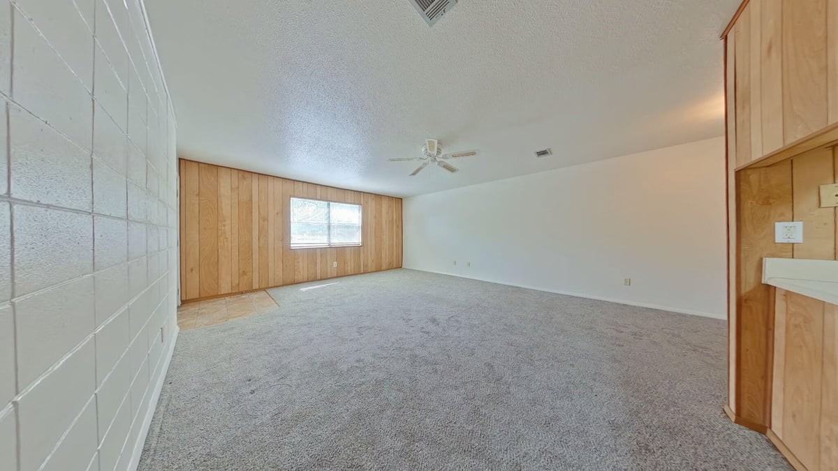 211 Tooke St Apt E - Photo 4 of 11