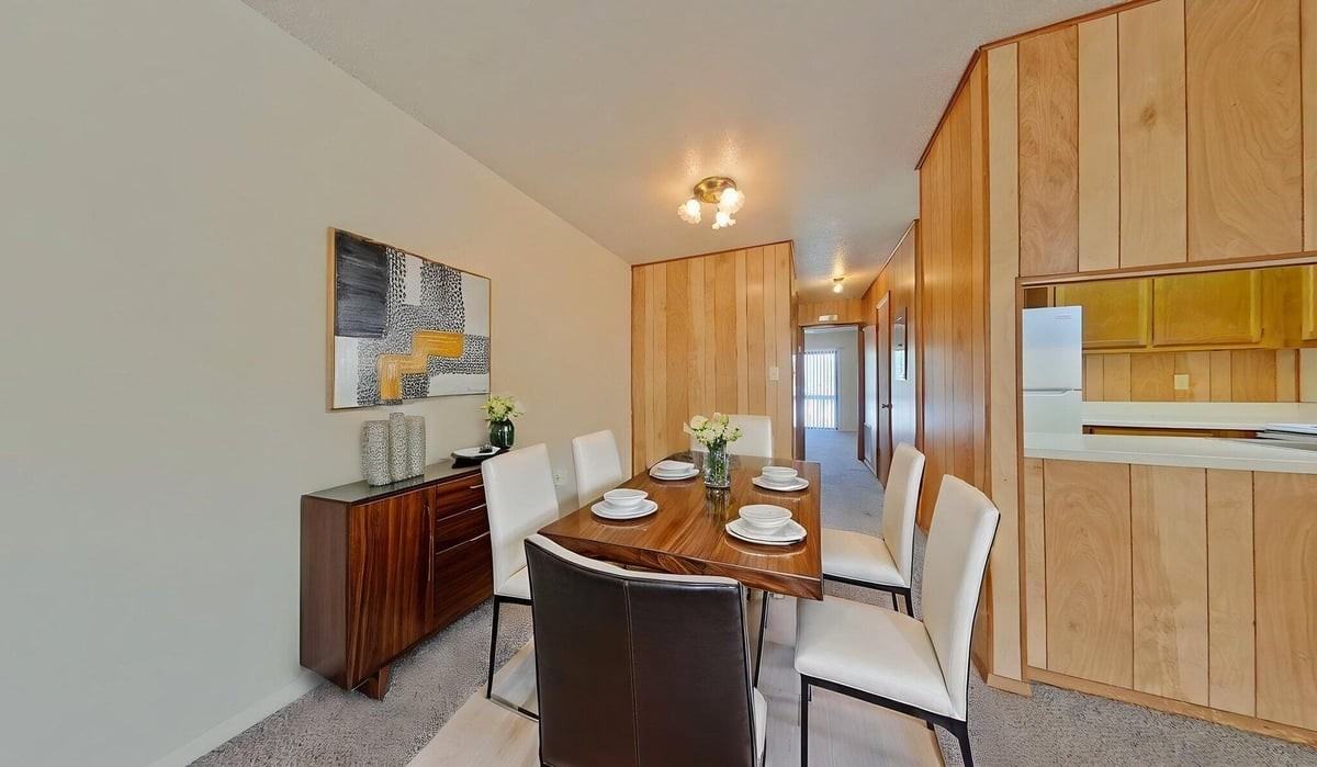 211 Tooke St Apt E - Photo 7 of 11