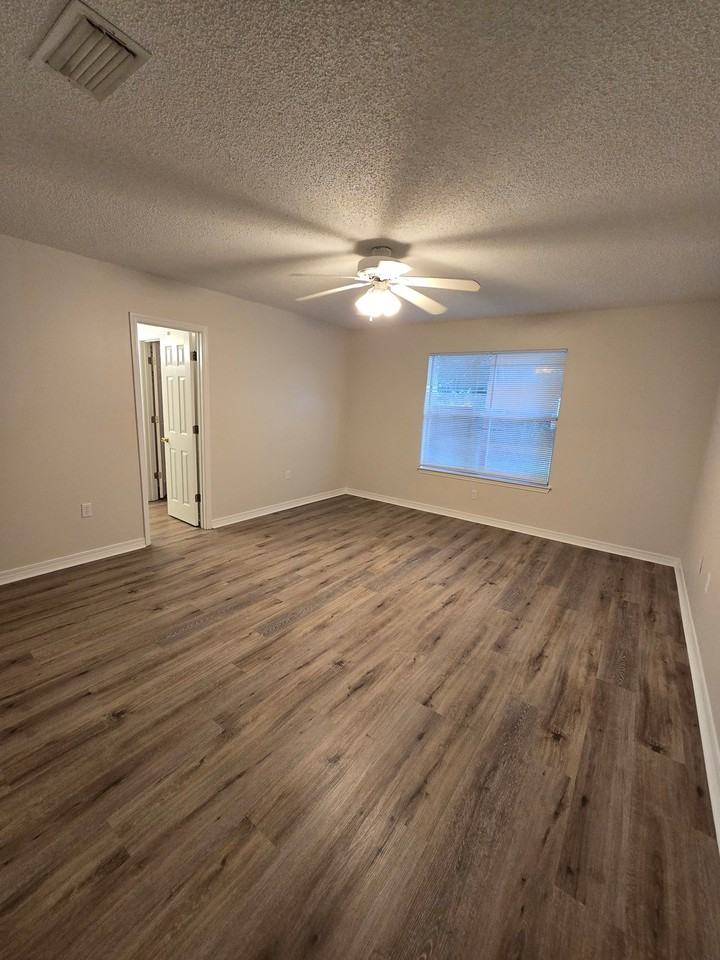 396 Brown Pl - Photo 7 of 24