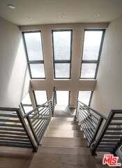 9904 Laurel Canyon Blvd - Photo 7 of 8