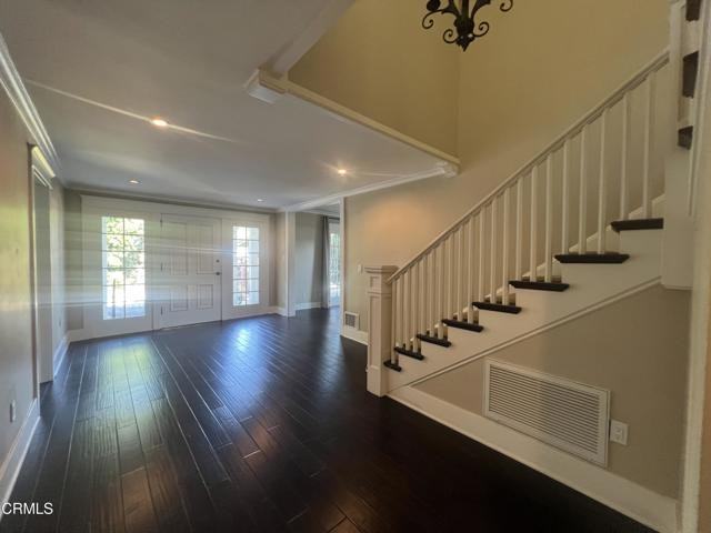 623 Charter Oak St - Photo 3 of 8