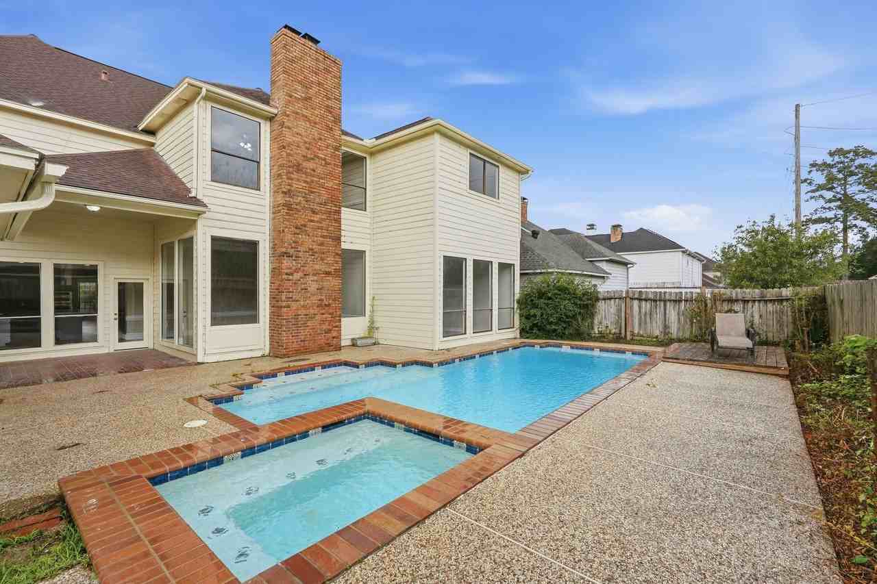 7611 Naremore Dr - Photo 3 of 48