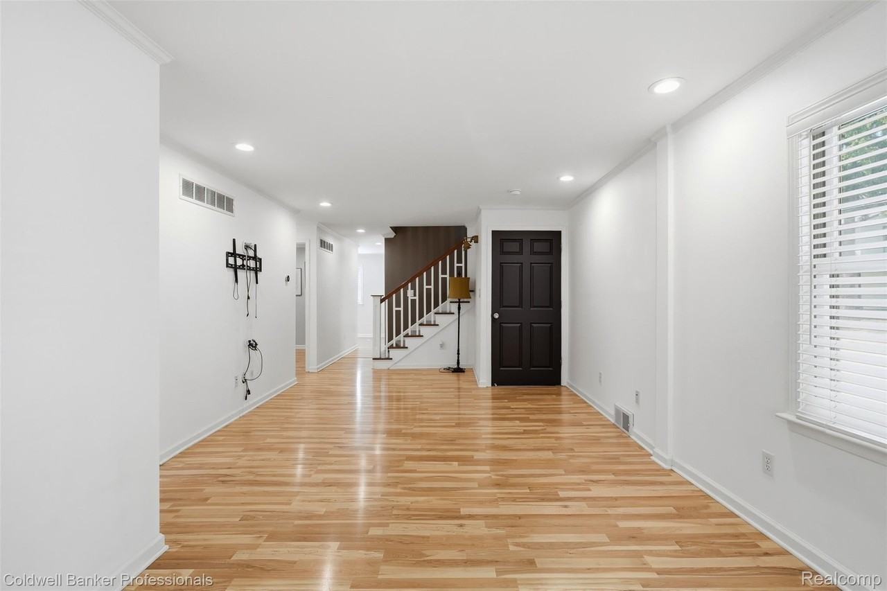 302 Yerkes St - Photo 6 of 36