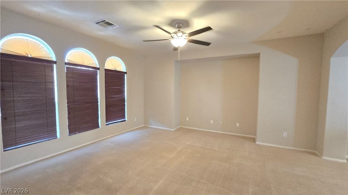7227 Burnett Ave - Photo 4 of 29