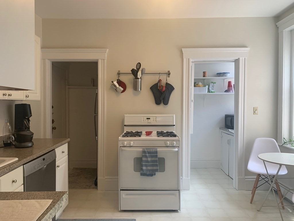 224 Jamaicaway - Photo 3 of 11