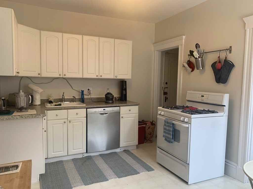 224 Jamaicaway - Photo 4 of 11