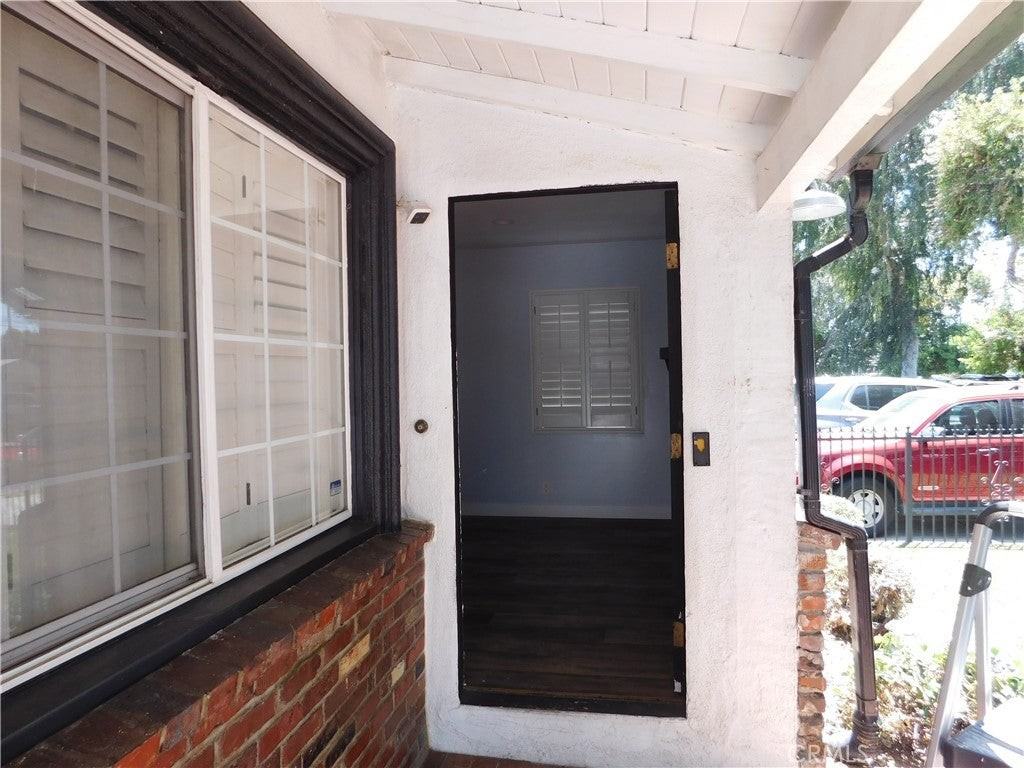 10414 Dorothy Ave - Photo 3 of 12