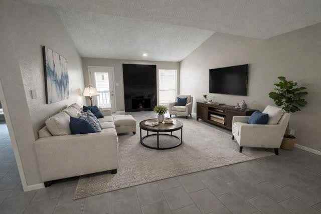 2277 S Kirkwood Rd - Photo 2 of 11