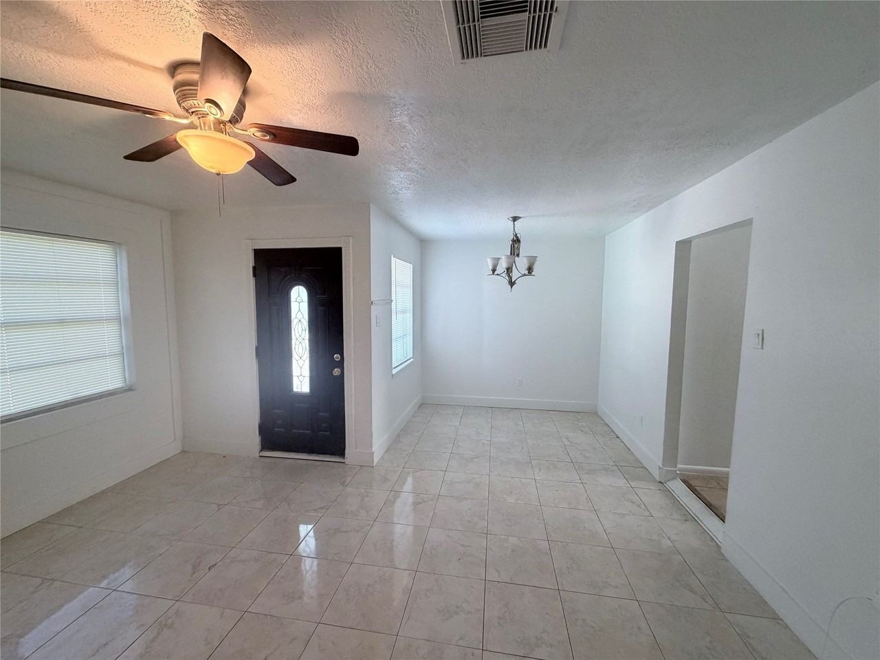 2217 Basket St - Photo 4 of 15