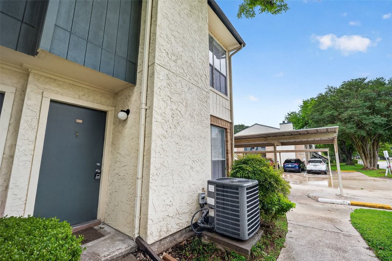 250 El Dorado Blvd - Photo 2 of 32