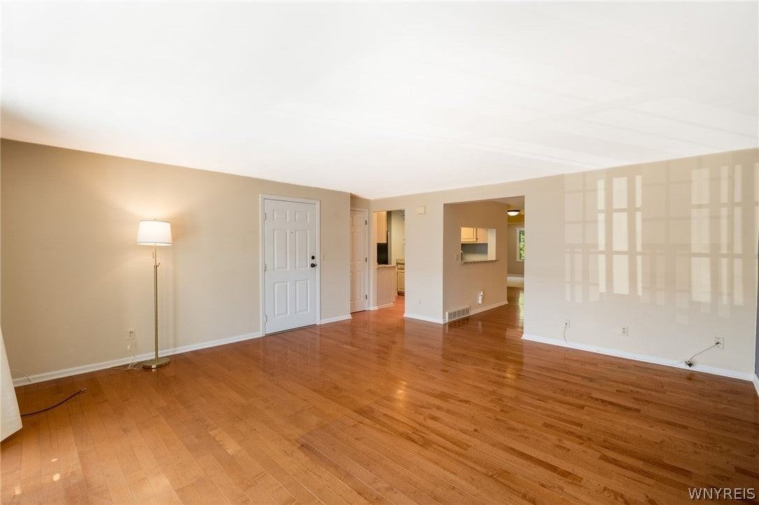 990 Hopkins Rd - Photo 5 of 24