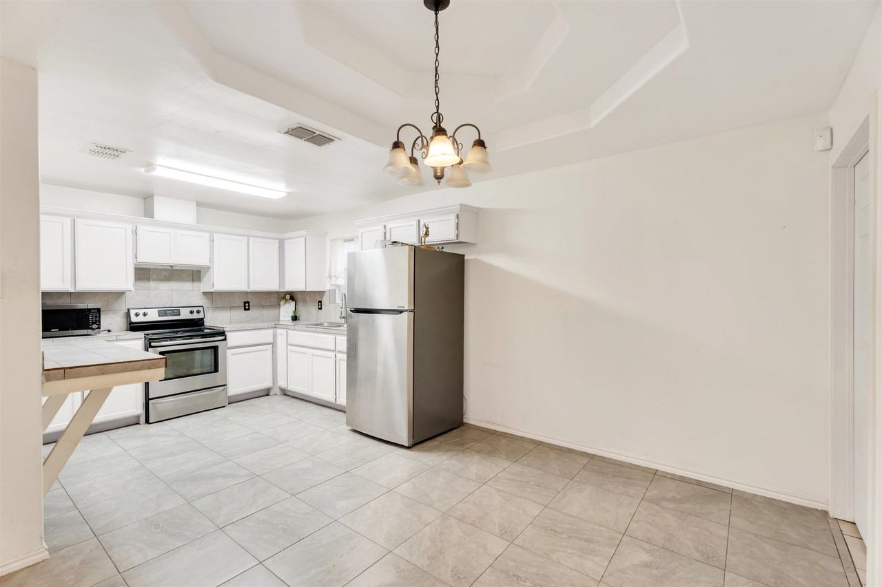 823 Witherspoon Loop - Photo 7 of 27