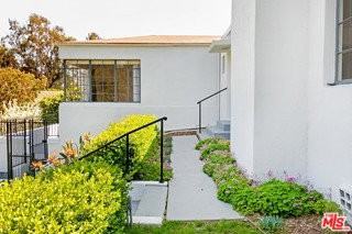 486 Denslow Ave - Photo 3 of 8