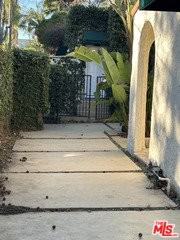 8711 Sherwood Dr - Photo 3 of 8