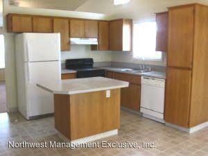 1815 SE 168th Ave - Photo 2 of 3