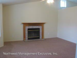 1815 SE 168th Ave - Photo 3 of 3