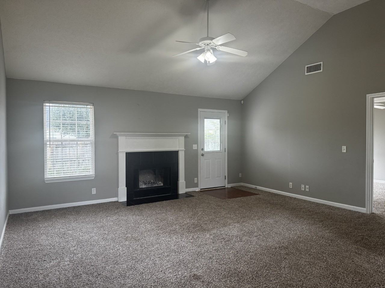 3044 Wellington Pl - Photo 3 of 12