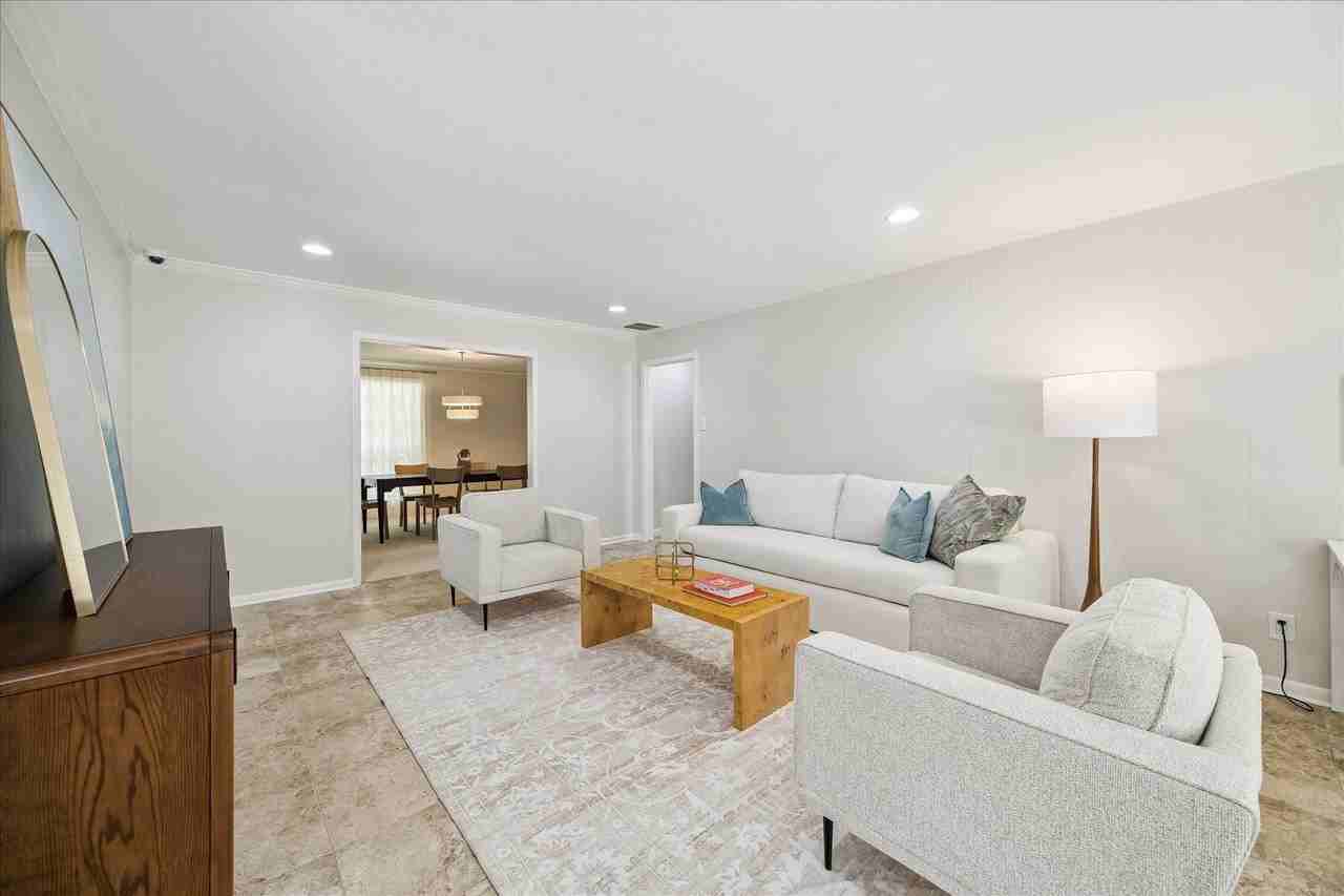 9777 Larston St - Photo 3 of 27