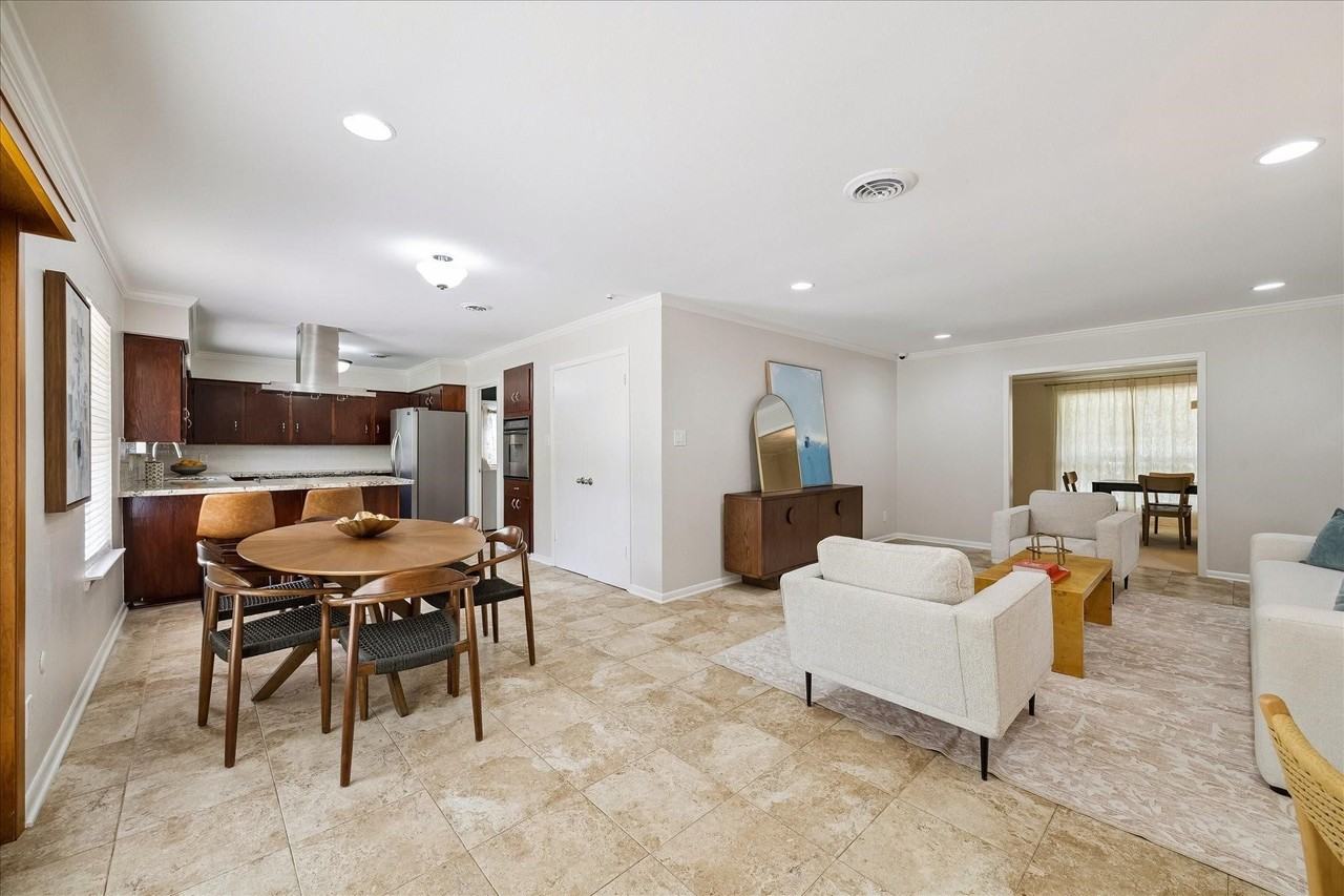 9777 Larston St - Photo 5 of 27