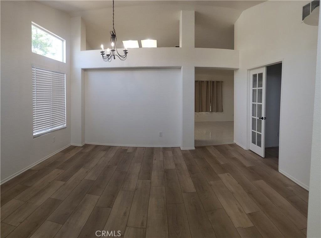 3080 Hampton Ave - Photo 4 of 13