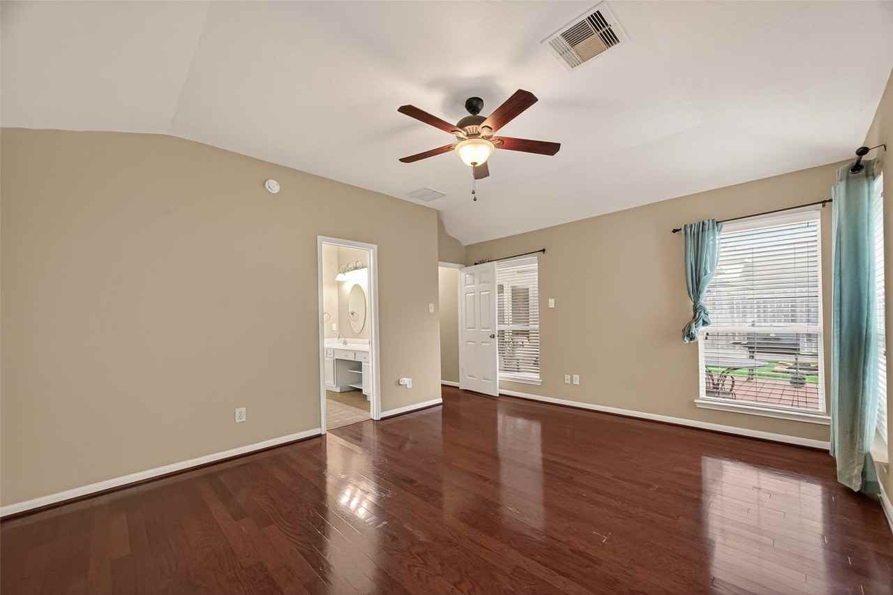 6922 Summer Bridge Ln - Photo 3 of 41