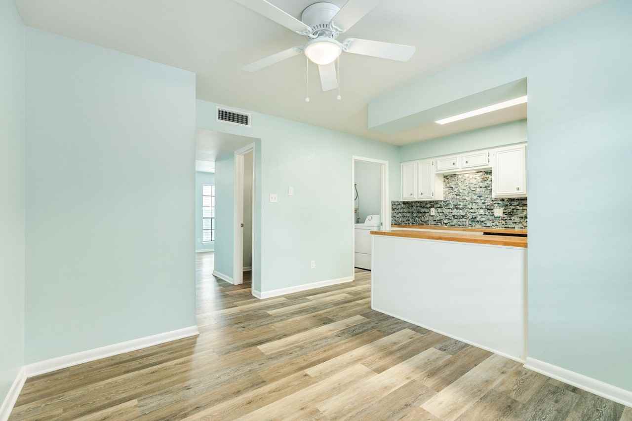 711 7th St - Photo 6 of 19