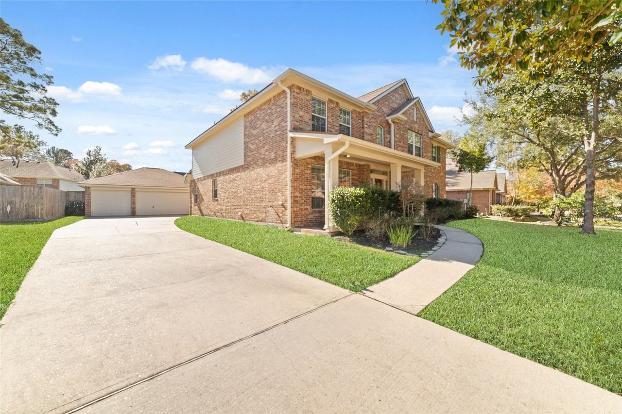 2618 Bridgestone Park Ln - Photo 3 of 49