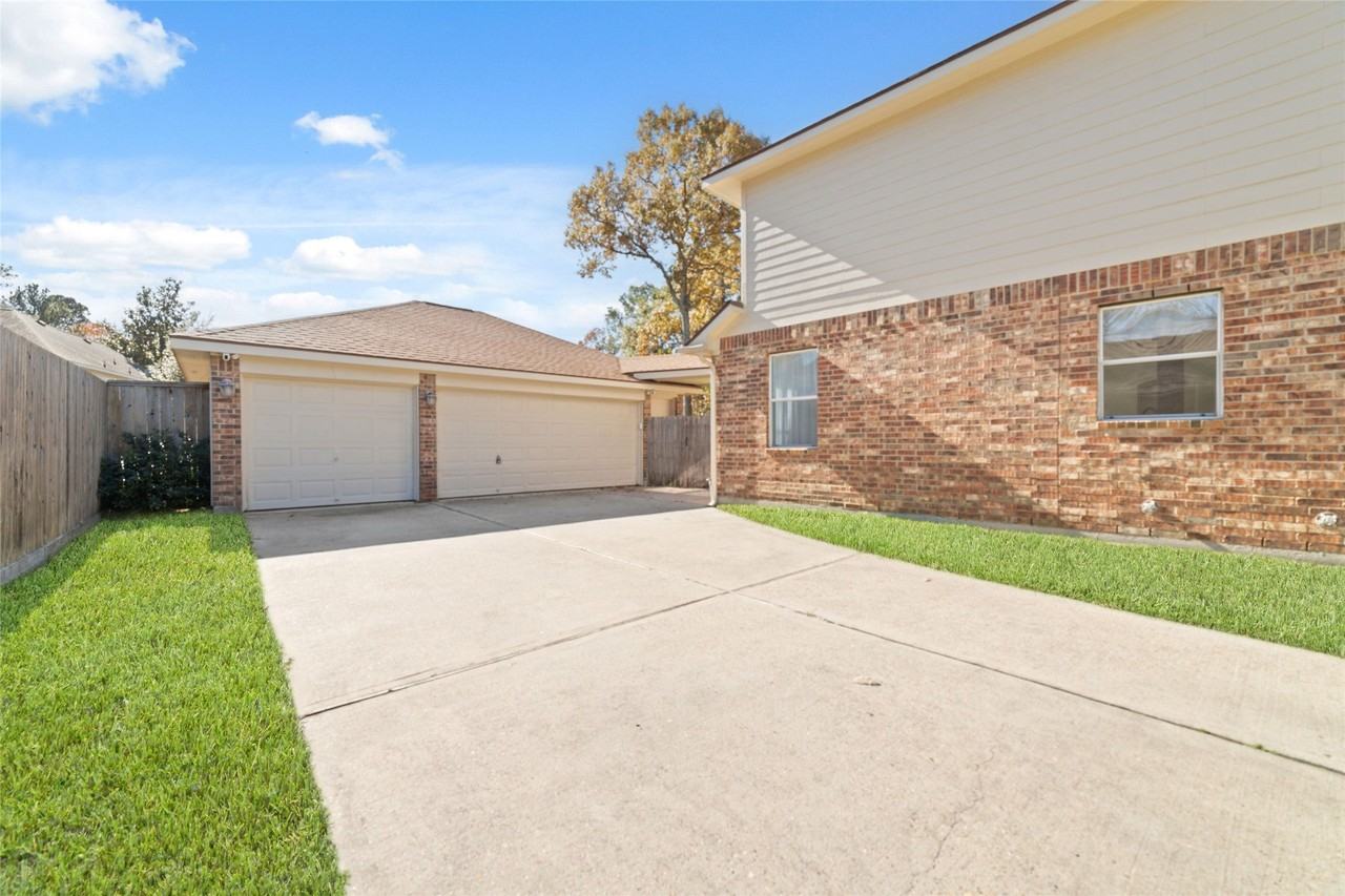 2618 Bridgestone Park Ln - Photo 4 of 49