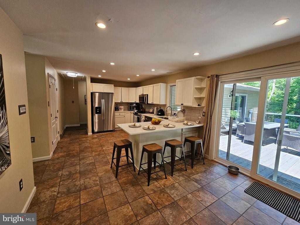 1244 Reed Ln - Photo 3 of 30