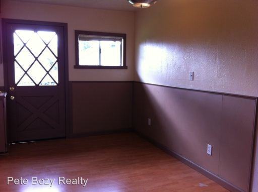 1501 Logan St - Photo 3 of 8