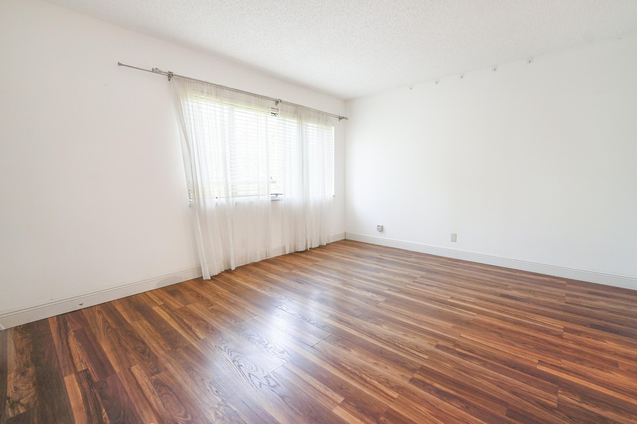 3050 Presidential Way - Photo 7 of 21