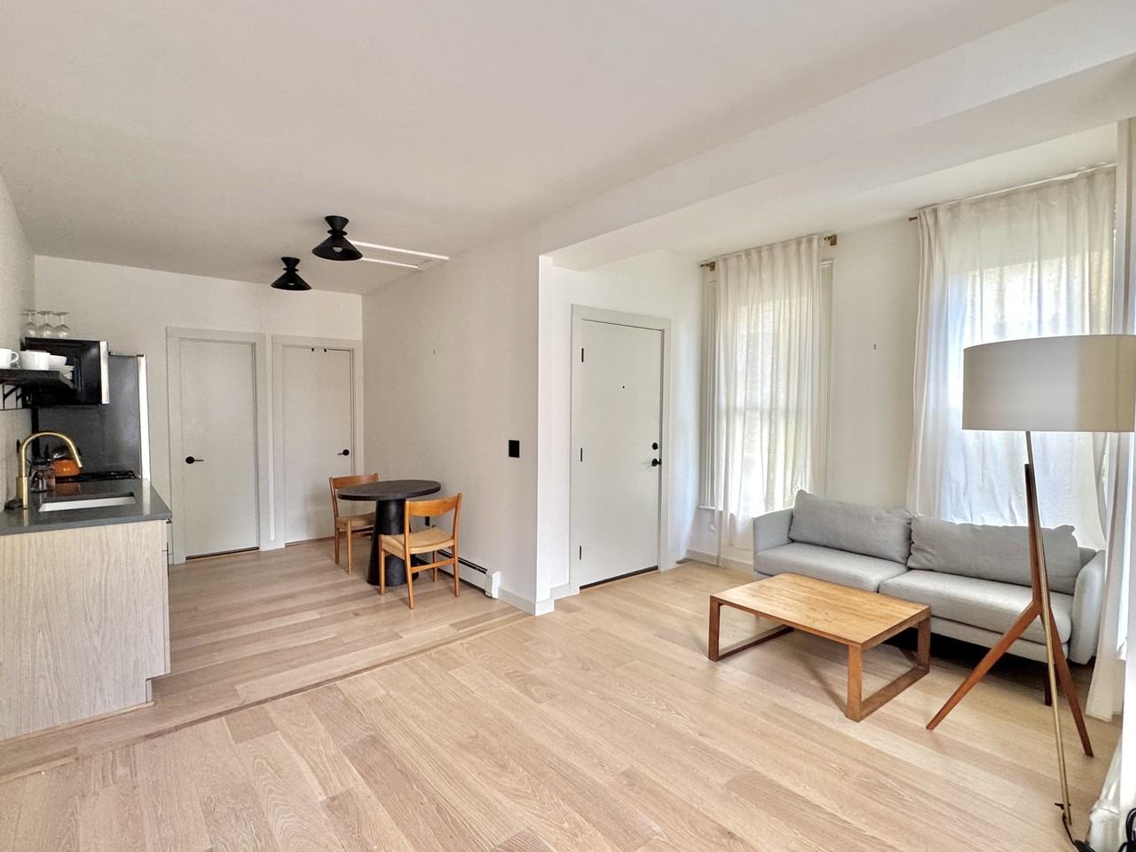 261 Main St - Photo 3 of 11