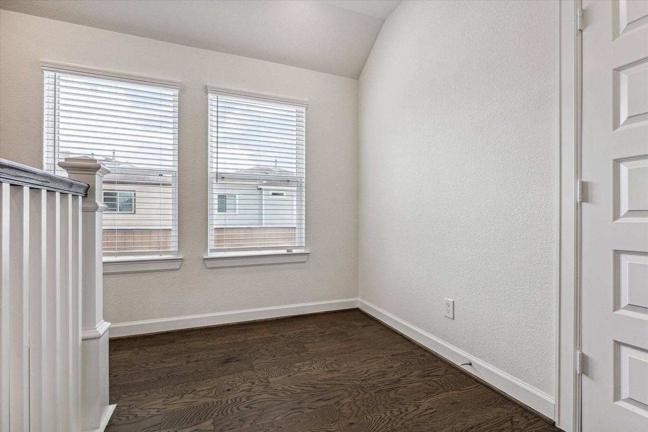 1906 Honey Mound Dr - Photo 3 of 20