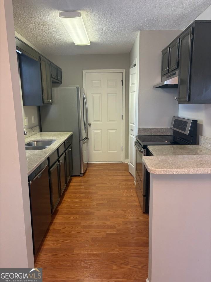 304 Everdale Rd - Photo 7 of 26