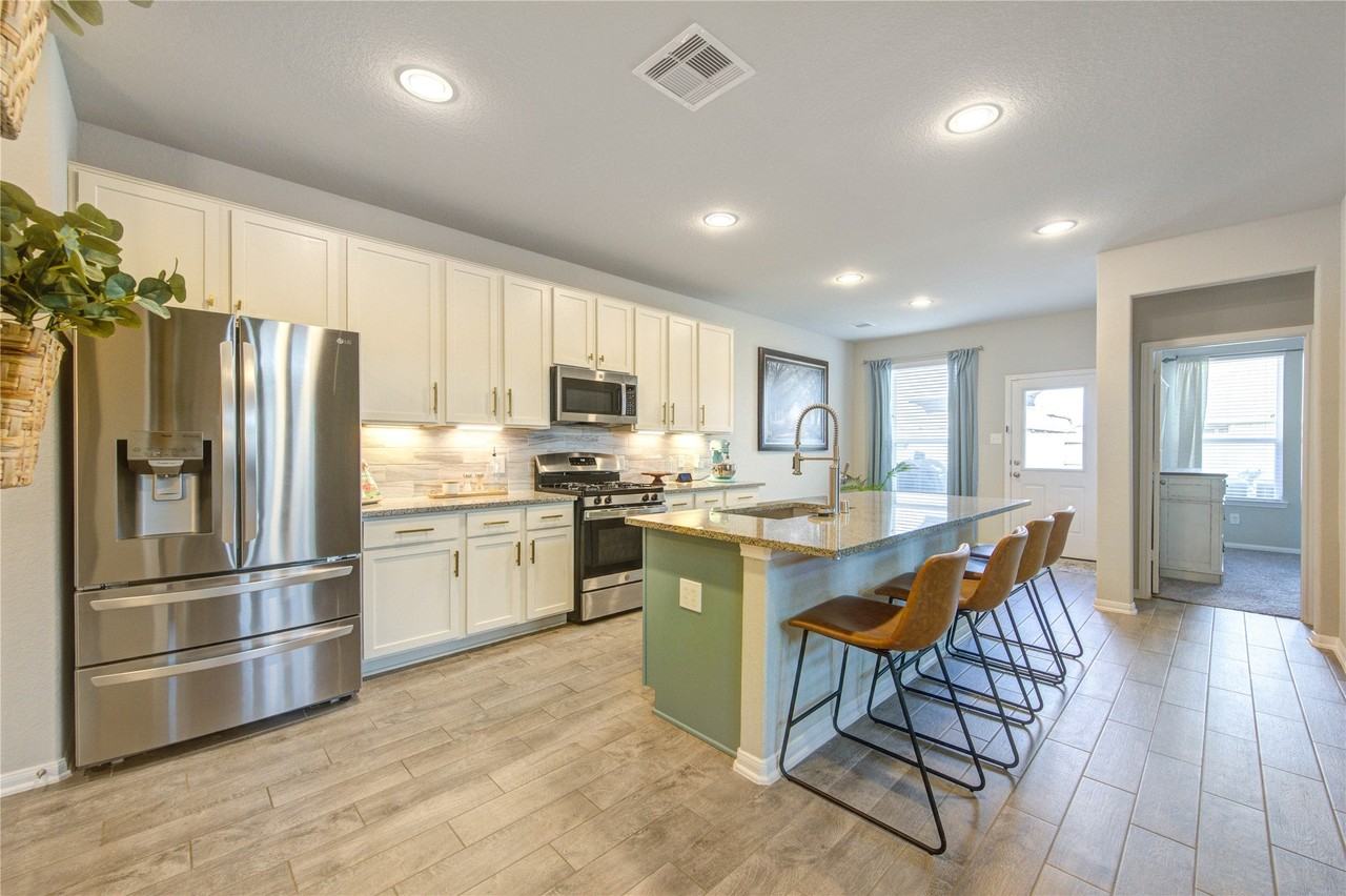 5439 Rustic Ruby Dr - Photo 3 of 41